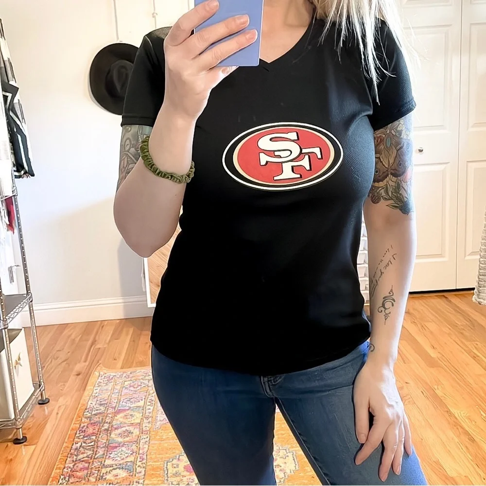 Green Layer | San Francisco 49ers V Neck Tee Women’s Black Short Sleeve Size M - Picture 4 of 7